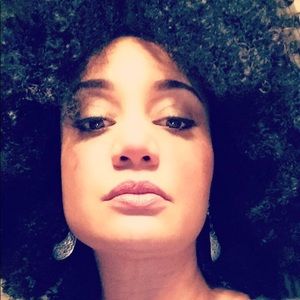 Meet your Posher, Danys